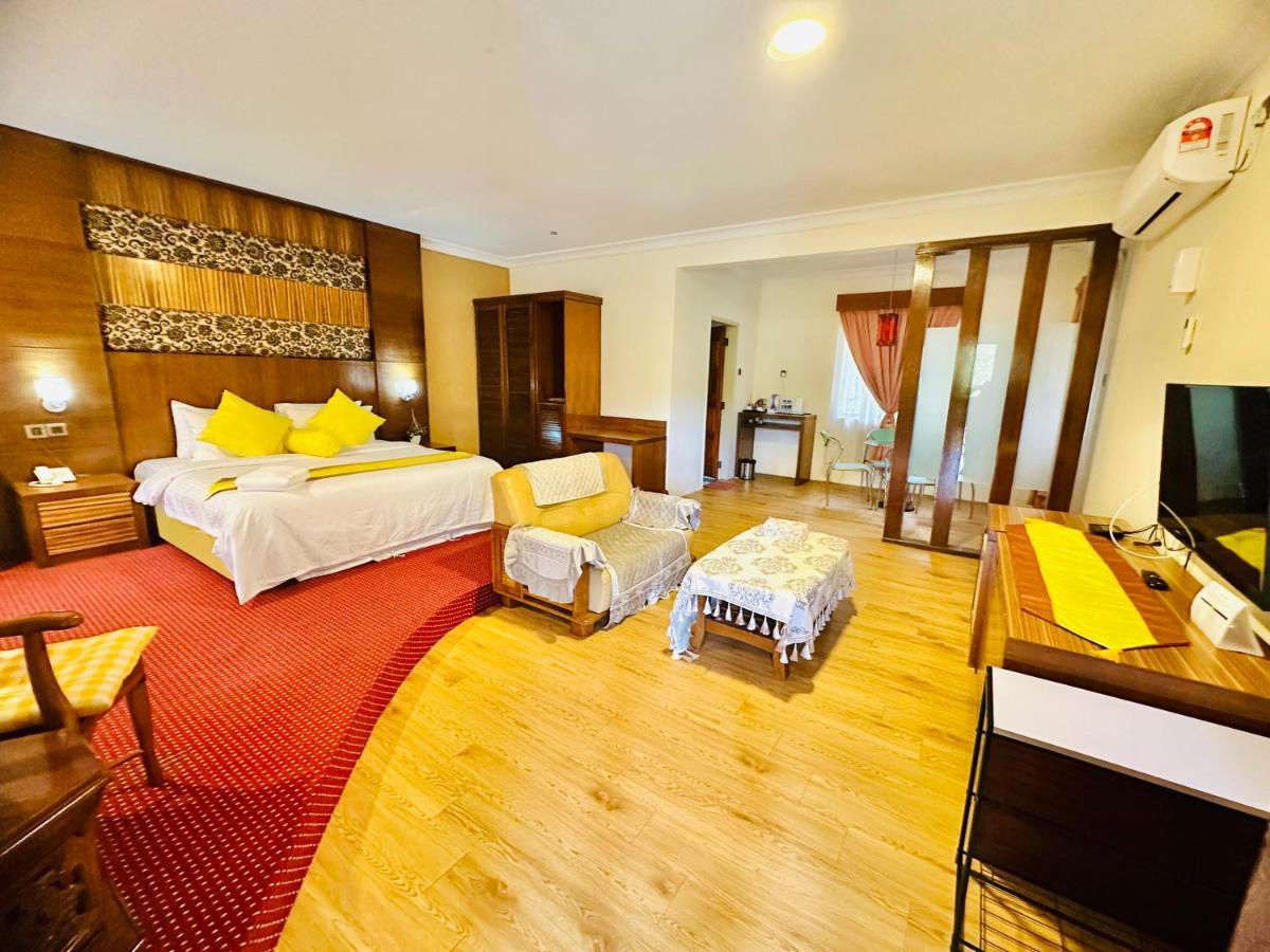Rompin Resor 3*