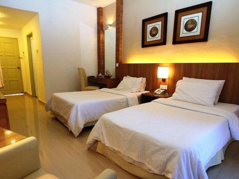 Resor Rompin 3*